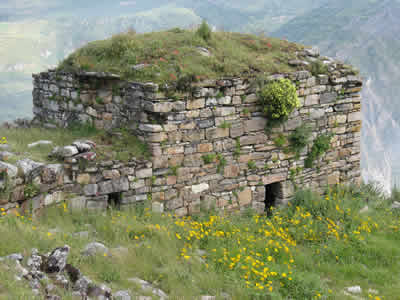 RESTOS ARQUEOLOGICOS DE CARIHUAIN Y ANDAMARCA 01